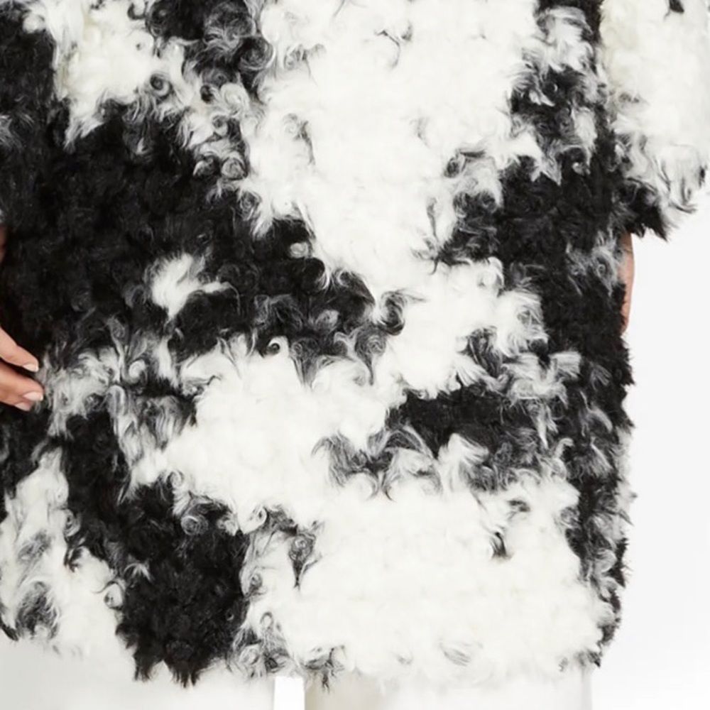 Black and white faux fur jacket New York and Company - Picture 3 of 3